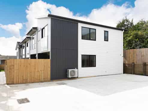 2,3,4/43 Savoy Road, Glen Eden