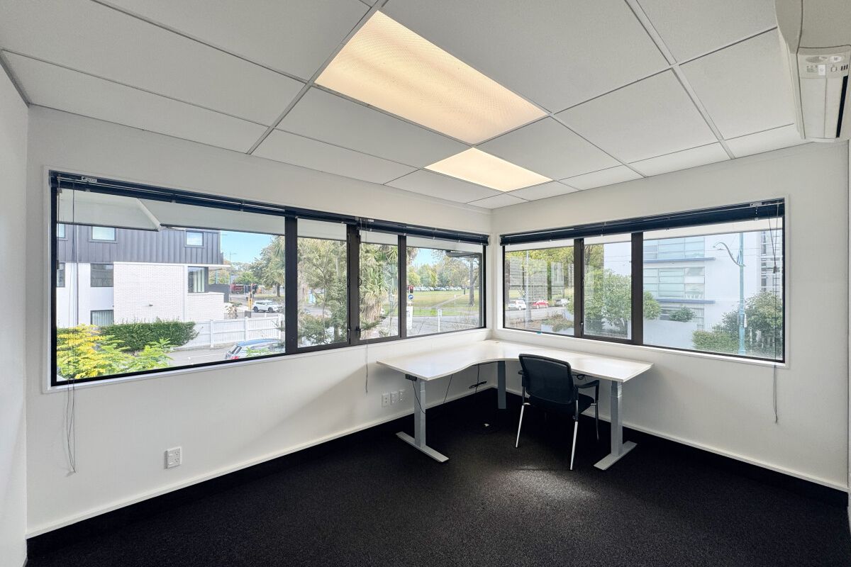CBD Office, onsite parking - Aanzicht 6