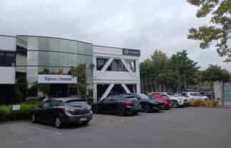 Modern superior office accommodation for lease 