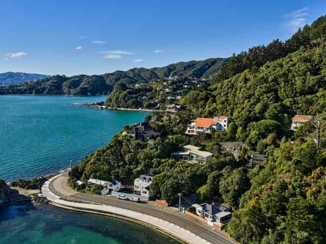 5 Rangiuru Road, Mahina Bay, Eastbourne