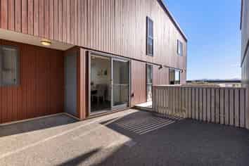 107 Woodridge Drive, Woodridge