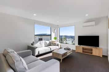 107 Woodridge Drive, Woodridge