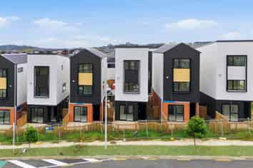 16 Vista Estate Boulevard, Flat Bush