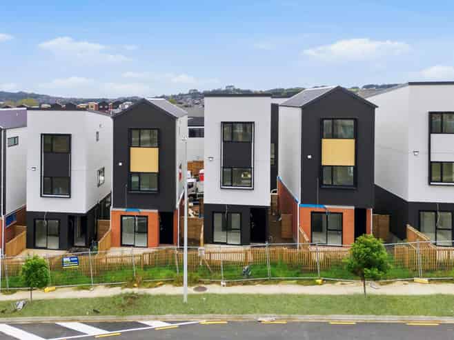 16 Vista Estate Boulevard, Flat Bush