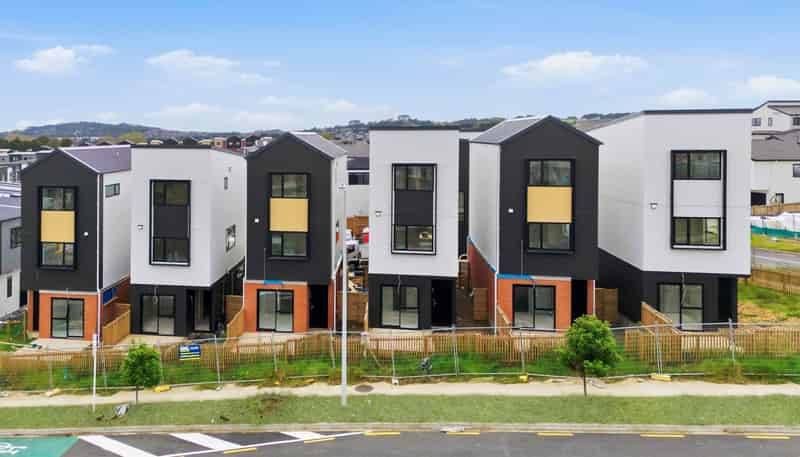 16 Vista Estate Boulevard, Flat Bush