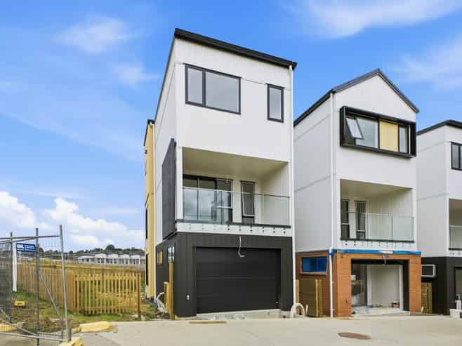 16 Vista Estate Boulevard, Flat Bush