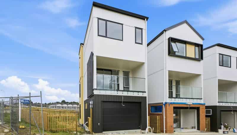 16 Vista Estate Boulevard, Flat Bush