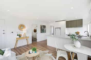 2A Downing Street, Crofton Downs