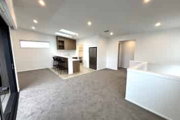 1/6 Sorrel Crescent, Bucklands Beach