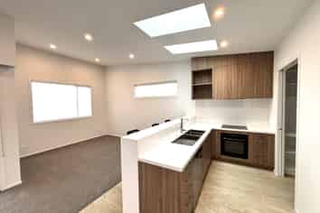 1/6 Sorrel Crescent, Bucklands Beach