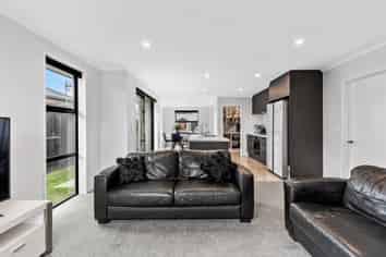 25 Henshaw Street, Woodend