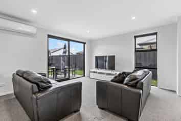 25 Henshaw Street, Woodend