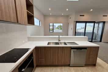 2/6 Sorrel Crescent, Bucklands Beach