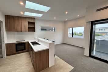 2/6 Sorrel Crescent, Bucklands Beach