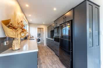76 Mountain View Road, Glenwood