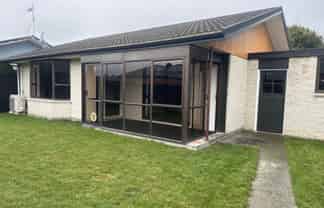 2/260 Moore Street, Ashburton