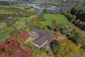 60 Potts Road, Whitford