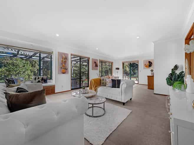 60 Potts Road, Whitford