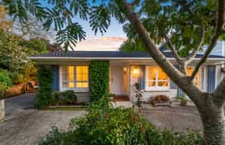 2/220 East Coast Road, Forrest Hill