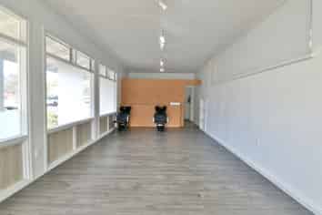 Your Chair, Your Brand, Your Corner of Caversham