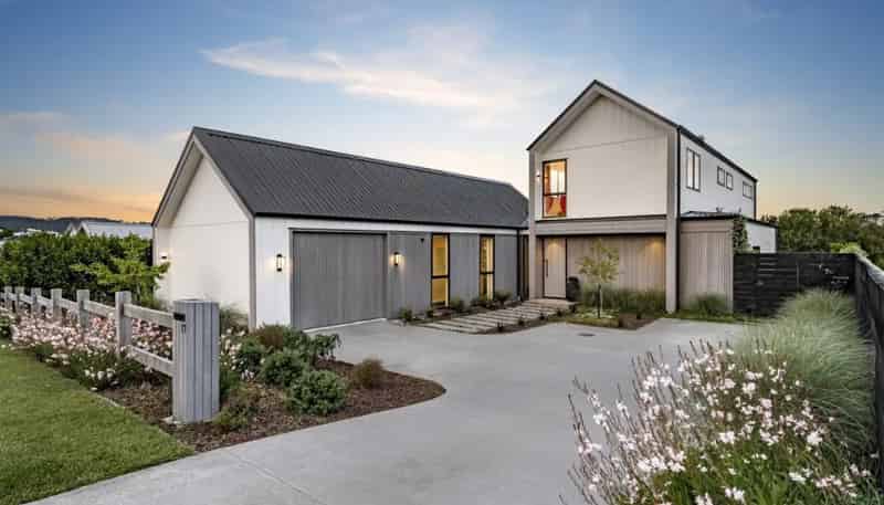 17 Dinning Road, Riverhead