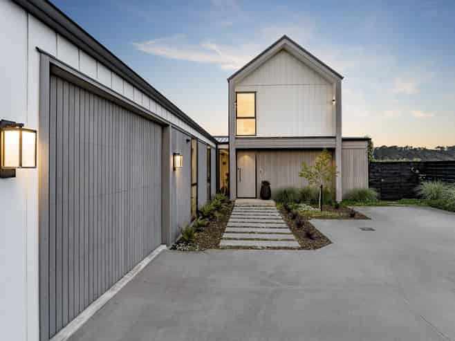 17 Dinning Road, Riverhead