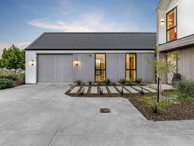 17 Dinning Road, Riverhead