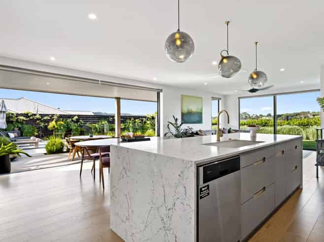 17 Dinning Road, Riverhead