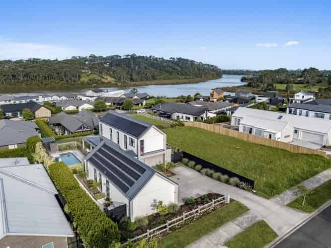 17 Dinning Road, Riverhead