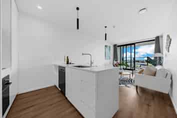 502/12 Barrack Road, Mount Wellington