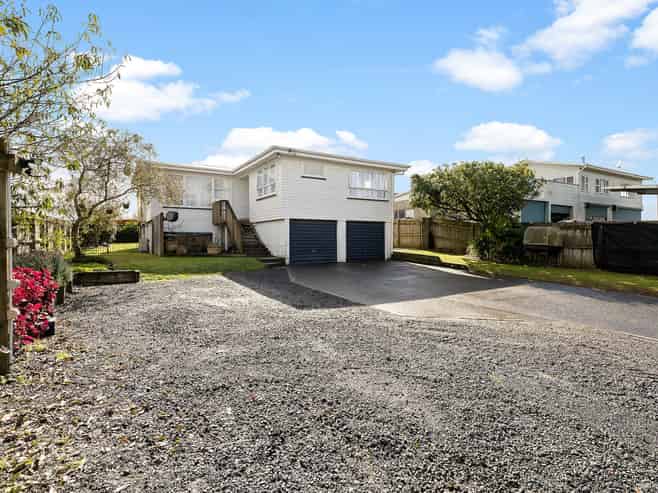 324 Waiuku Road, Puni