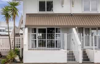 241 Marine Parade, Napier South