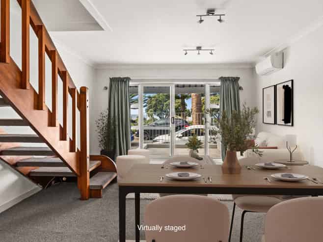 241 Marine Parade, Napier South