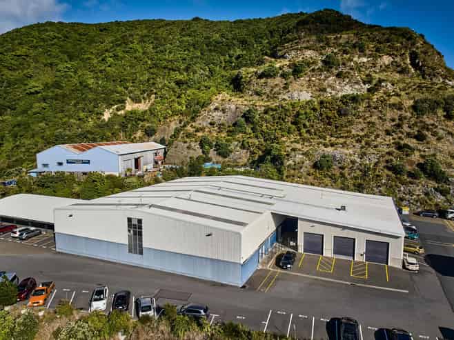 Expansive High-Stud Warehouse in Prime Ngauranga