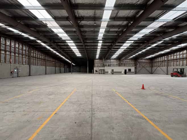 Expansive High-Stud Warehouse in Prime Ngauranga