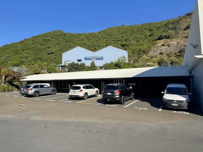 Expansive High-Stud Warehouse in Prime Ngauranga