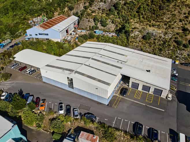Expansive High-Stud Warehouse in Prime Ngauranga