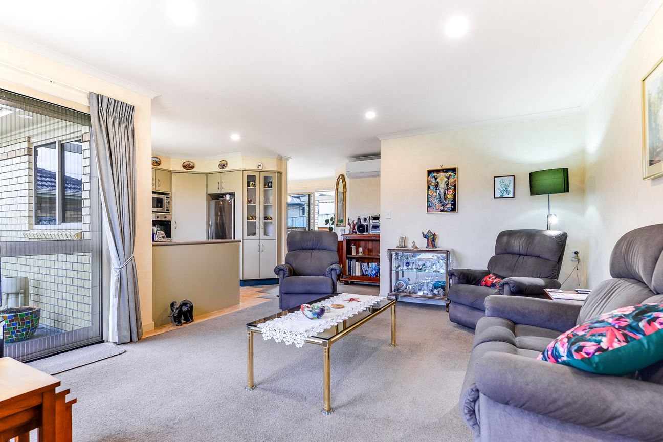 A Peaceful, Secure Lifestyle - Vista 3