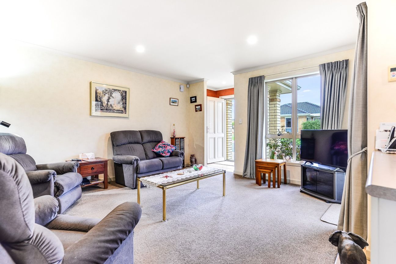 A Peaceful, Secure Lifestyle - Vista 4