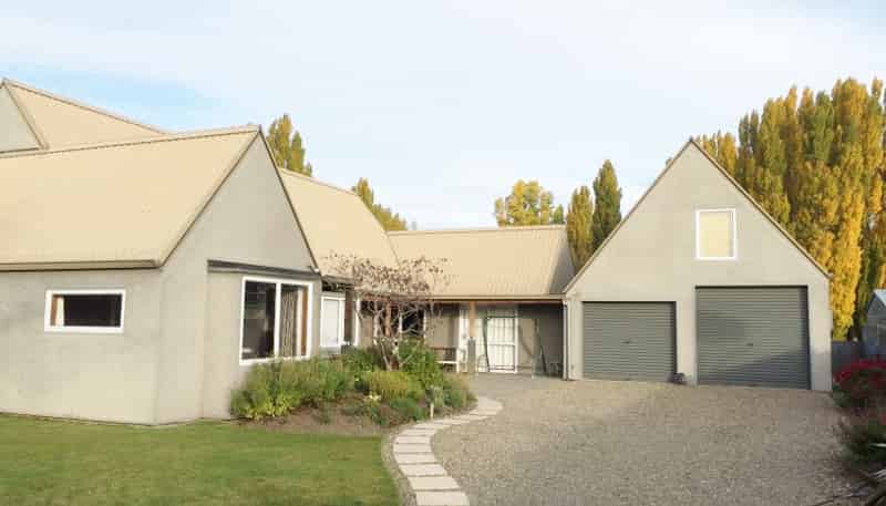 70 Kingston Street, Albert Town