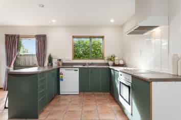 15 Brockworth Place, Riccarton