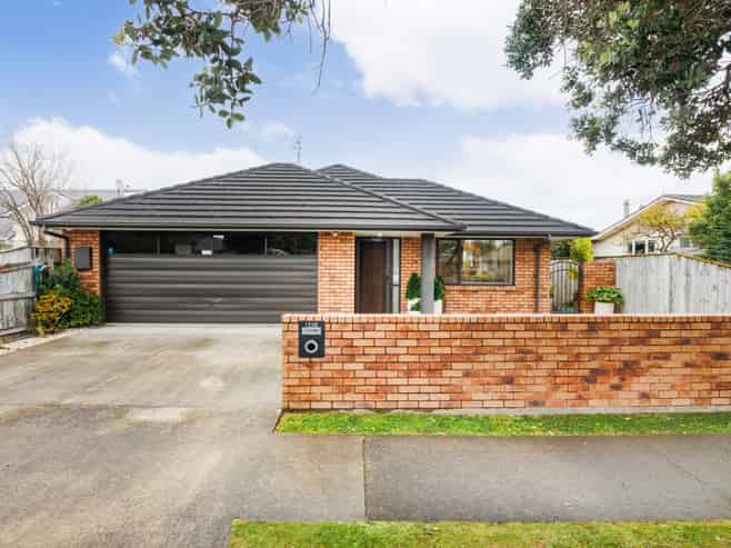 120B Linton Street, West End