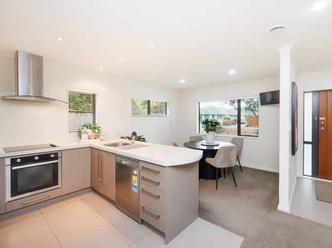 120B Linton Street, West End