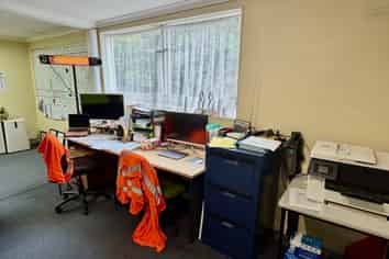 Prime Industrial Warehouse – 350m² with Office & Yard Options