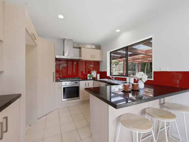 35 Peninsula Road, Mangere