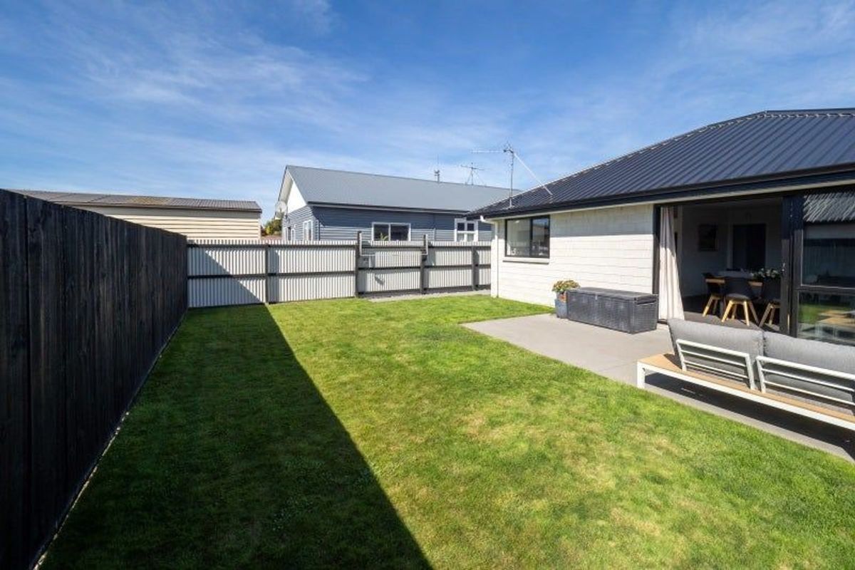 Cozy 3 Bedroom Home - Allenton - Lisää
