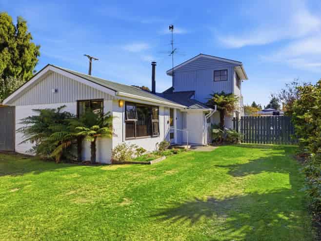 20 Queens Avenue, Waikuku Beach