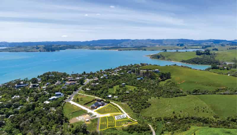 123 Greenslade Road, Waikokowai Lane, Raglan