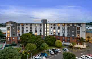 2G/10 Crown Lynn Place, New Lynn