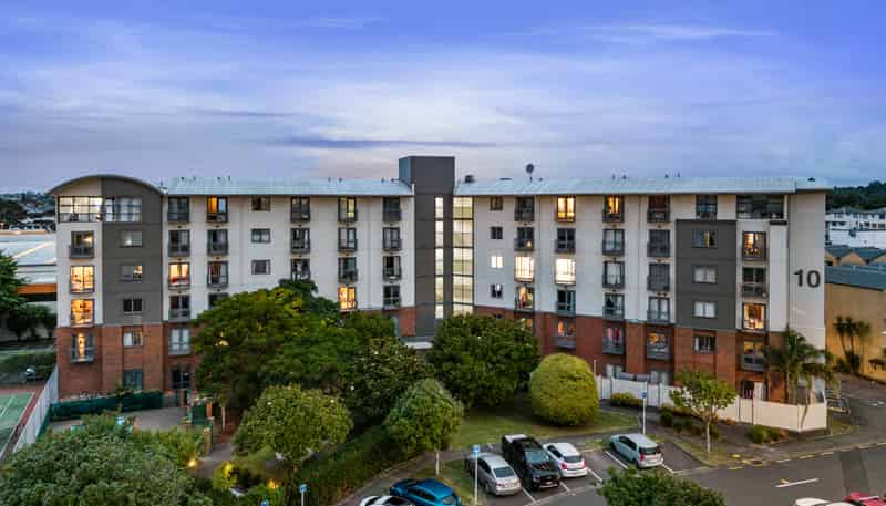 2G/10 Crown Lynn Place, New Lynn